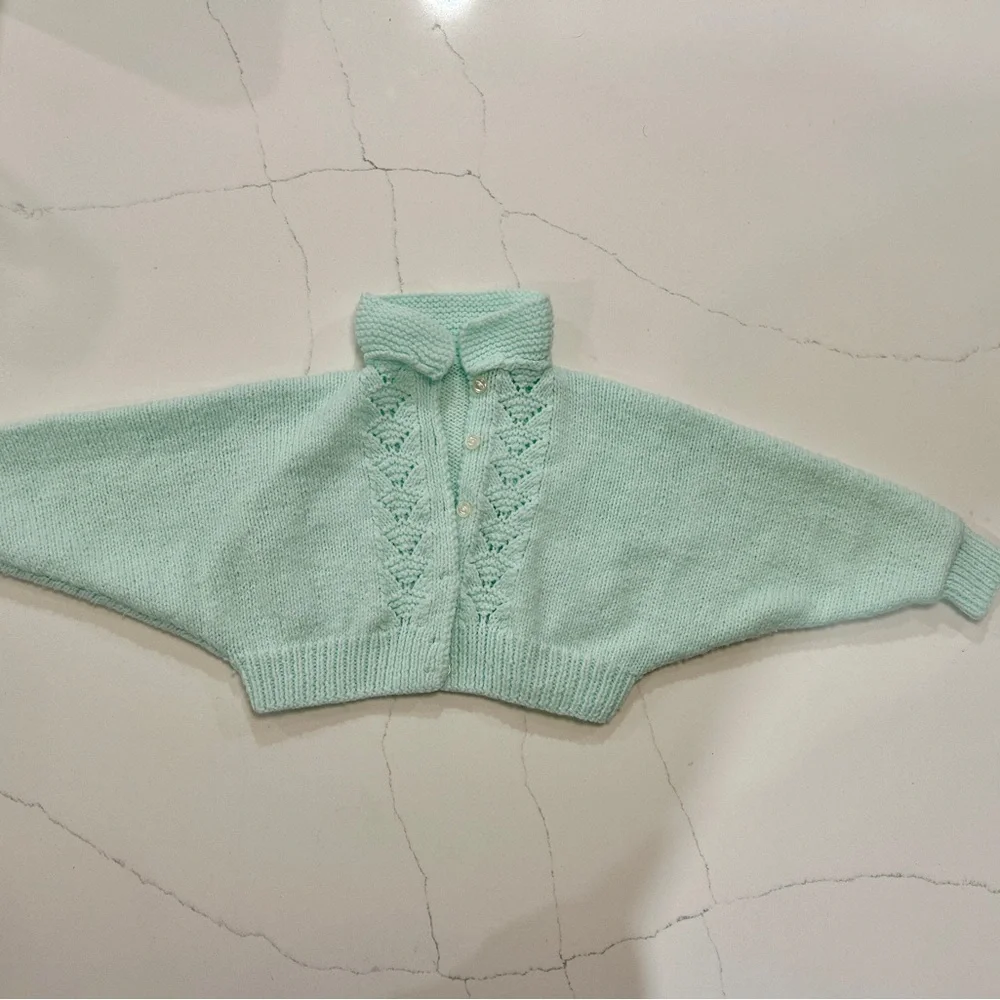 Hand knit baby sweater - Picture 1 of 4